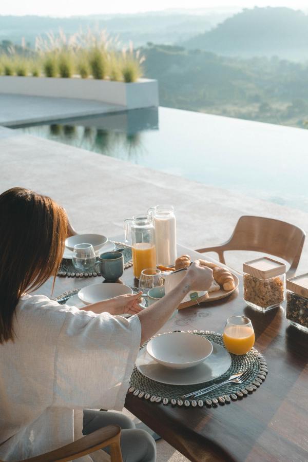 Luxury Ocean View Villas With Private Cook And Free Gym Membership Kuta (Lombok) Exterior foto