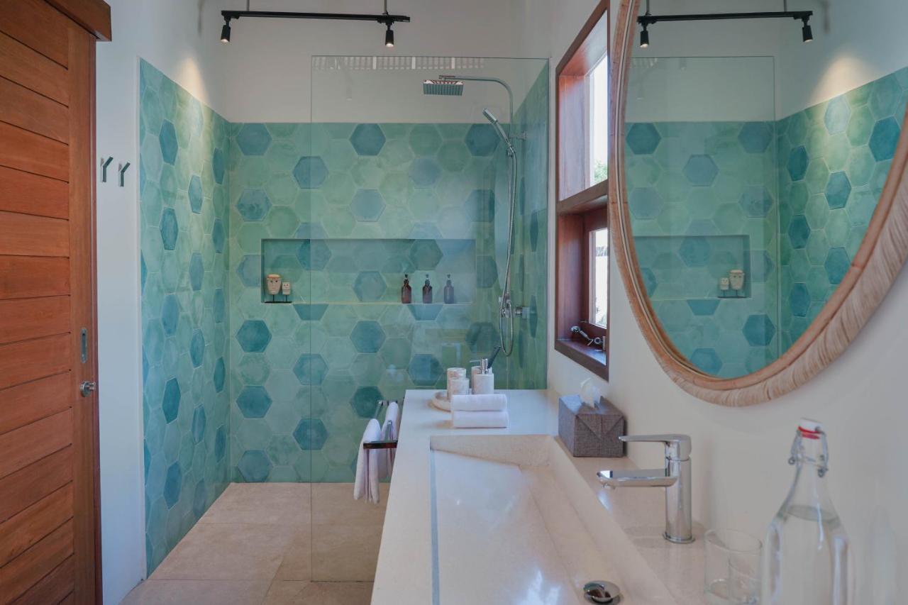 Luxury Ocean View Villas With Private Cook And Free Gym Membership Kuta (Lombok) Exterior foto